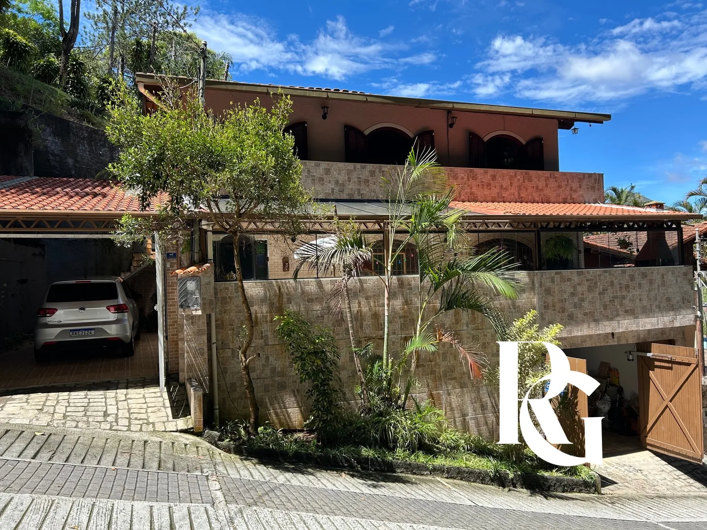 Casa ampla com vista privilegiada e localização estratégica